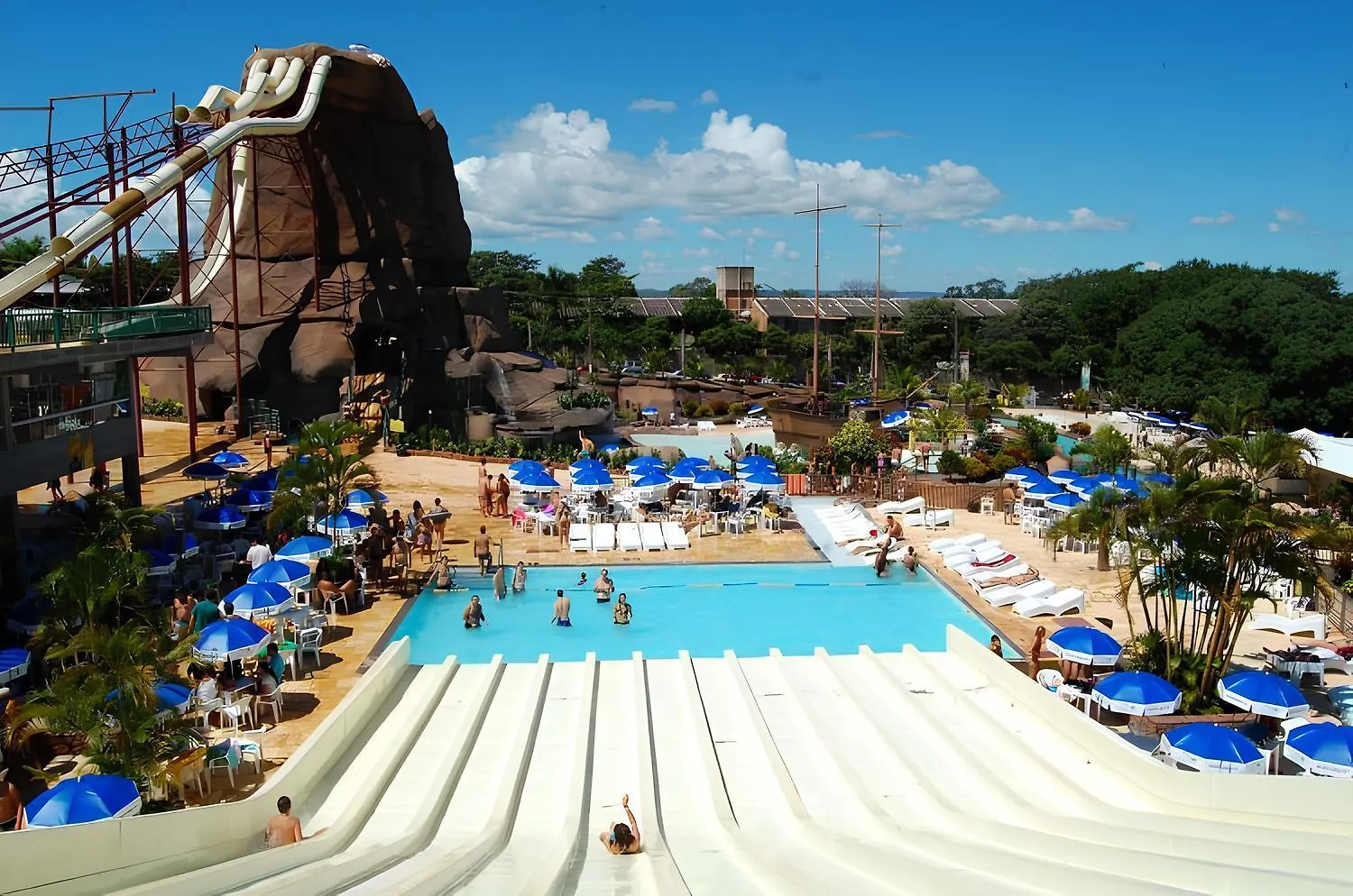 Spazzio Diroma - Acesso Gratuito Ao Acqua Park E Splash Caldas Novas