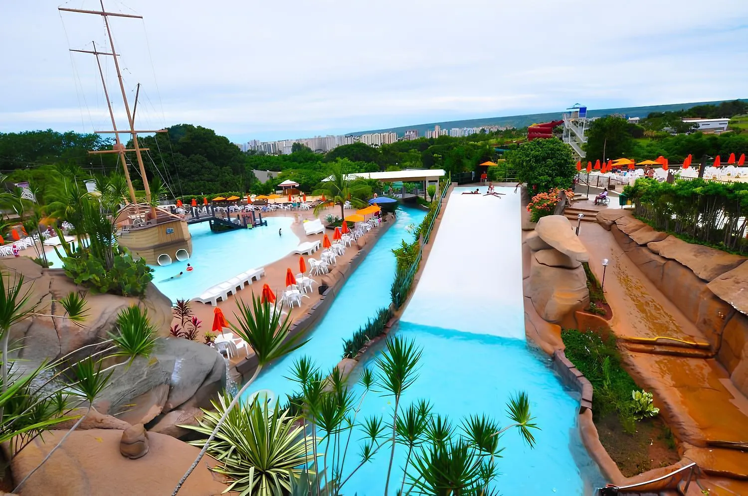 Spazzio Diroma - Acesso Gratuito Ao Acqua Park E Splash Caldas Novas Brasil